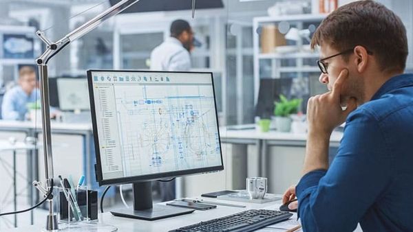 Jobs: कॉलेज पास युवाओं के लिए नौकरी का मौका, भारत में इन शीर्ष तकनीकी नौकरियों के लिए करें ट्राई