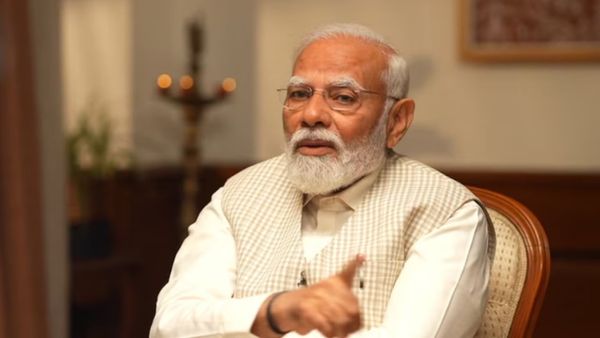 'हमारे विकास की गति पर लोग कर रहे मतदान...',जीत को लेकर आश्वस्त PM मोदी ने प्रज्वल रेवन्ना के मुद्दे पर की बात