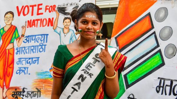 मुंबई में पांचवें चरण का मतदान जारी, देखें किन लोकसभा सीटों पर, किन उम्मीदवारों के लिए की जा रही है वोटिंग