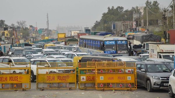 दिल्ली में आप का प्रदर्शन, ट्रैफिक पुलिस ने जारी की एडवायजरी, ये रास्ते रहेंगे बंद