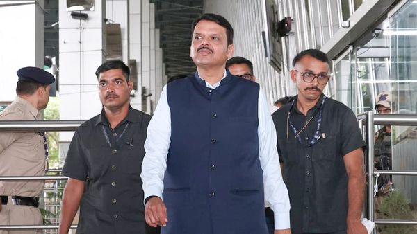 'संजय राउत किसी अच्छे डॉक्टर से कराए इलाज', जानिए देवेंद्र फडणवीस ने ऐसा क्यों कहा