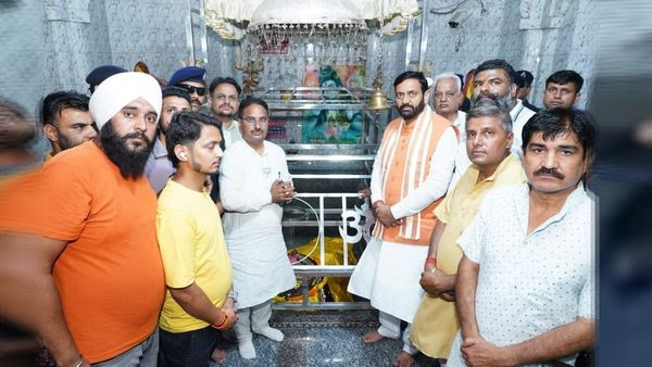 Haryana: सीएम नायब सिंह सैनी पहुंचे कालोनोर शिव मंदिर, भगवान महादेव से मांगा आशीर्वाद