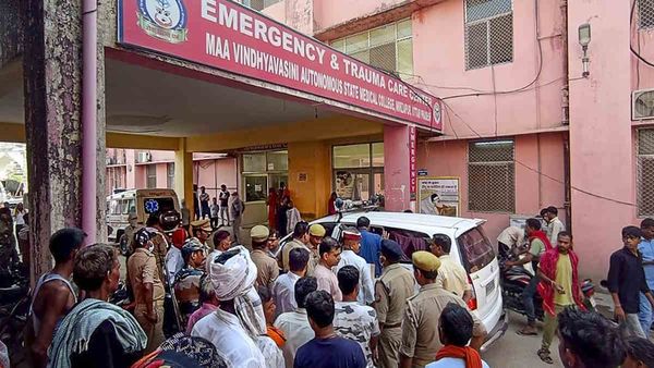 यूपी: मिर्जापुर में भी जानलेवा बनी गर्मी, अब तक 12 चुनाव कर्मियों की मौत, 16 हॉस्पिटल में