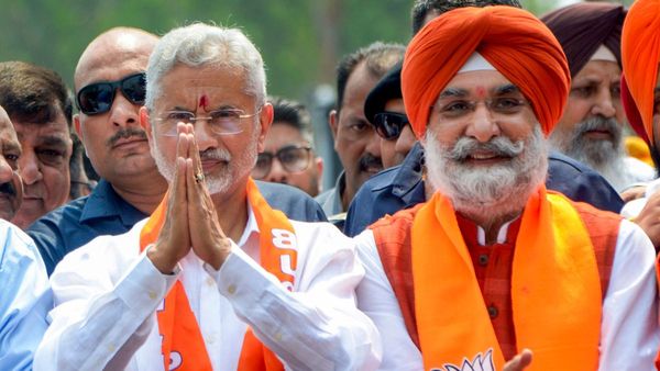 PM मोदी आपको तूफानों से बचाएंगे, उनका हाथ मजबूत करें... जानिए एस. जयशंकर ने क्यों कहा ऐसा?