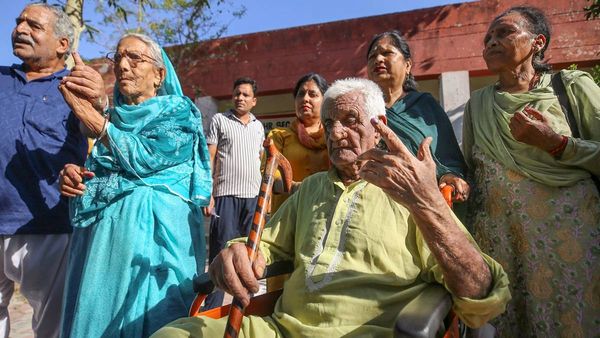 बारामुला में 59% वोटिंग से टूटा 40 साल का रिकॉर्ड, पीएम मोदी ने कही ये बात