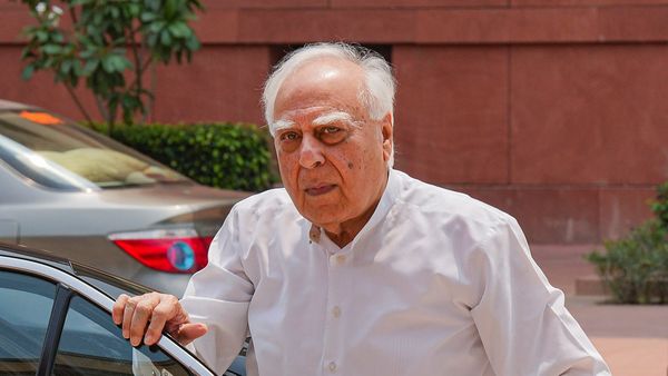 कपिल सिब्बल का 2 दशक बाद करिश्मा, लोकसभा चुनाव के बीच 377 वोटों से जीता यह बड़ा इलेक्शन