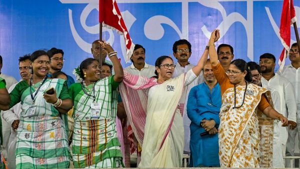 24 घंटे के अंदर अपने बयान से पलटीं ममता बनर्जी, इंडिया गठबंधन पर अब कही ये बात