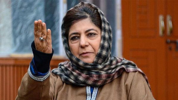 'मैं चाहती हूं कि कश्मीरी पंडितों को कुछ जमीन दी जाए', महबूबा मुफ्ती की मांग