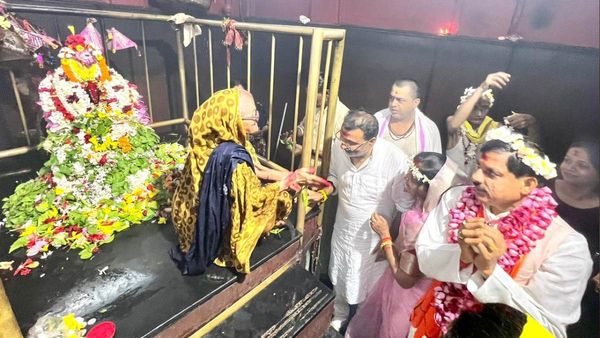 बोधगया में एमपी सीएम मोहन यादव ने सहपरिवार की कुलदेवी की पूजा, पवित्र स्थलों का भी किया दौरा