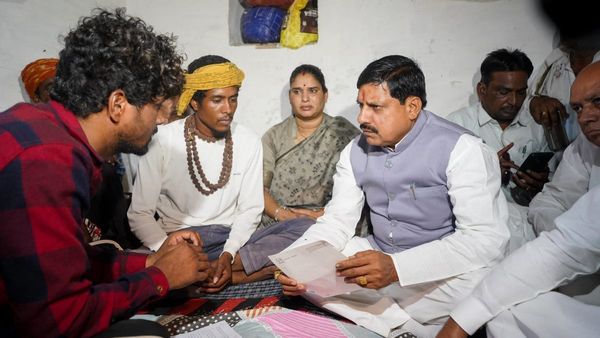 अंजना अहिरवार के परिजनों से मिलकर CM मोहन यादव ने जताया दुख, 8.25 लाख रुपए की मदद का किया ऐलान