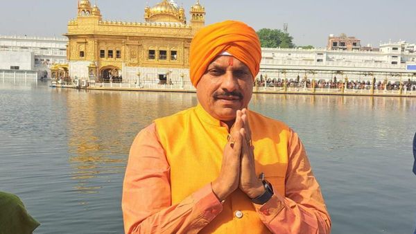 अमृतसर के स्वर्ण मंदिर पहुंचे एमपी सीएम मोहन यादव, टेका मत्था...खुशाहली की अरदास