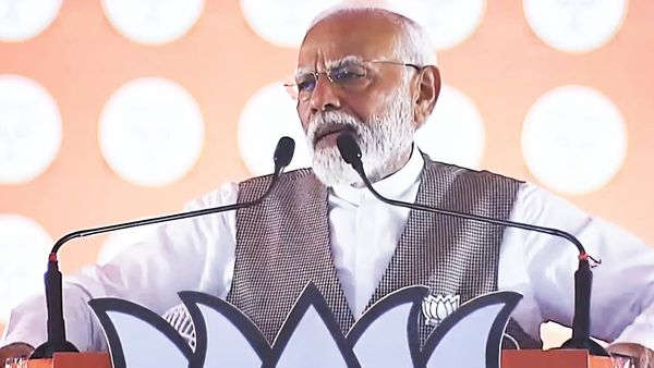 'अडानी-अंबानी अगर पैसा दें तो अधीर रंजन चौधरी नहीं बोलेंगे', PM मोदी ने साधा निशाना