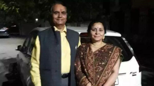 'घर खुला हुआ था,आलमारियां खुली थी पत्नी के गले पर....', पूर्व आईएएस ने बताया हत्या के बाद का पूरा सीन