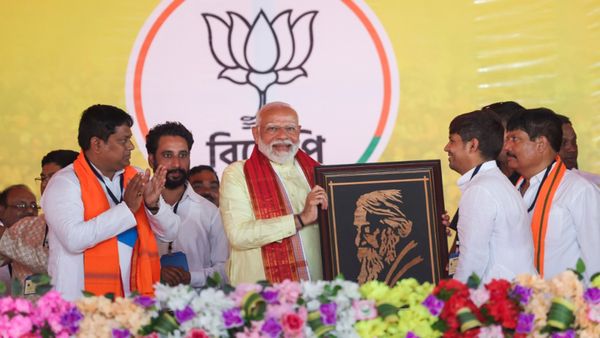 पश्चिम बंगाल में पीएम ने दी 5 गारंटी, बोले- जबतक मोदी है धर्म के आधार पर नहीं मिलेगा आरक्षण