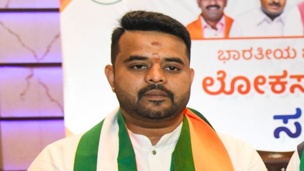 अश्लील वीडियो केस में पूर्व PM देवगौड़ा के पोते की बढ़ी मुश्किलें, प्रज्वल रेवन्ना के खिलाफ लुकआउट नोटिस जारी