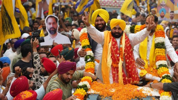 Punjab News: जालंधर में CM भगवंत मान ने किया विशाल रोड शो, कहा- आम आदमी पार्टी को 13-0 से जिताना है