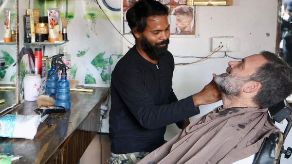 रायबरेली का वो सैलून जहां राहुल गांधी ने बनवाई दाढ़ी, नाई की बदल गई लाइफ!