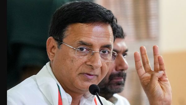 प्रज्वल रेवन्ना को लेकर कांग्रेस हमलावर, पीएम मोदी-शाह से पूछे ये 10 सवाल