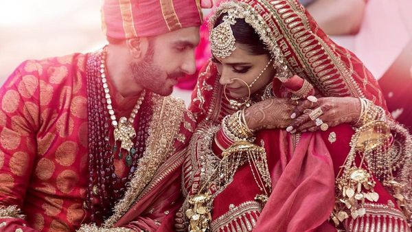 क्या रणवीर सिंह और दीपिका पादुकोण के बीच सब ठीक? एक्टर ने हटाई शादी की तस्वीरें, फैंस बोले-'कहीं तलाक...'