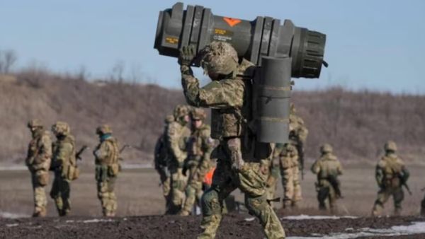 रूस-यूक्रेन युद्ध में भारतीयों को धकेलने वाले 4 तस्कर गिरफ्तार, जानें कैसे फंसाते थे जाल में?