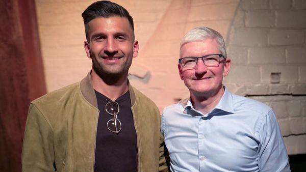Apple के सीईओ टिम कुक को भारतीय मूल के शख्स ने क्यों माना गुरु, कैसे बदली लाइफ? जानिए