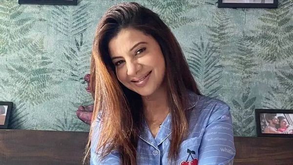 'पैसे देकर रेड कार्पेट पर कोई भी जा सकता है', कान्स फिल्म फेस्टिवल को लेकर संभावाना सेठ का बड़ा खुलासा