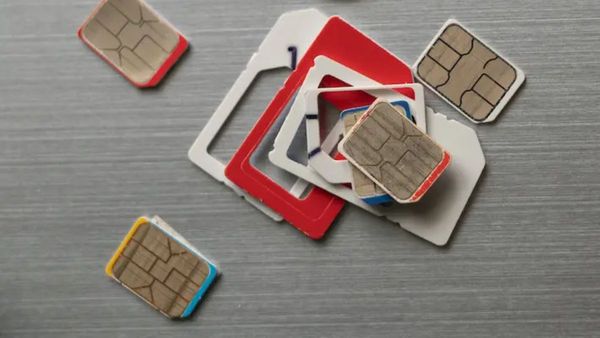 पैसे वसूलने का अनोखा तरीका, पाकिस्तान में नहीं दिया इनकम टैक्स तो बंद हो जाएगा सिम कार्ड, 5 लाख लोगों को नोटिस