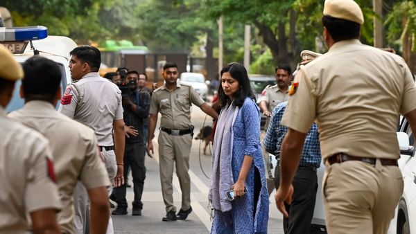 आप पर भड़कीं स्वाति मालीवाल बोलीं- निर्भया कांड के 12 साल बाद सड़क पर उतरे, CCTV फुटेज गायब, फोन फॉर्मेट