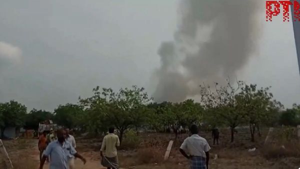Tamil Nadu News: तमिलनाडु के शिवकाशी पटाखा फैक्ट्री में भीषण विस्फोट, 8 की मौत, कई घायल