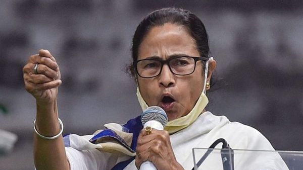 WB: संदेशखाली केस पर फिर विवाद, NCW चीफ और BJP नेताओं पर गंभीर आरोप, TMC ने ECI को लिखा पत्र