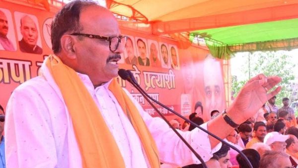 डिप्‍टी सीएम बृजेश पाठक बोले- मथुरा में किशन कन्हैया बंसी बजाने का इंतजार कर रहे, ये आपके वोट से ही संभव है