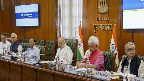 अमरनाथ यात्रा से पहले शाह की हाईलेवल मीटिंग, गृह मंत्रालय ने कहा- श्रद्धालुओं की सुरक्षा केंद्र की प्राथमिकता