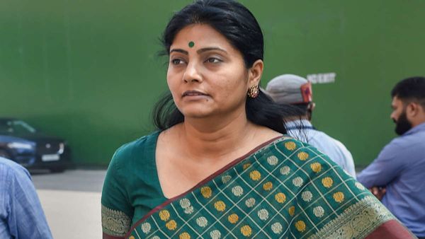 नौकरियों में आरक्षण पर BJP के सहयोगी दलों ने दिखाए तेवर, अनुप्रिया पटेल के बाद संजय निषाद ने दी नसीहत