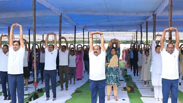 CG: उपमुख्यमंत्री अरुण साव पहुंचे कोरबा, योगाभ्यास कार्यक्रम में हुए शामिल