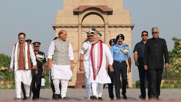 Modi Cabinet 3.O: नए मोदी कैबिनेट की सूरत तैयार, जानिए किसके हिस्से जाएगा गृह मंत्रालय, कौन बनेगा रक्षा मंत्री