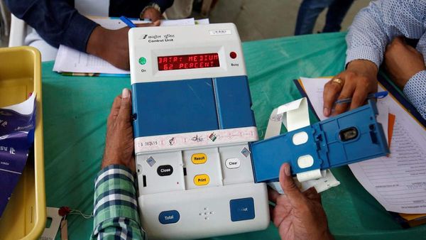 Delhi Lok Sabha Chunav Result Live: दिल्ली की सभी 7 सीटों का हाल, किसे कितनी सीटों पर बढ़त, देखिए ताजा अपडेट्स