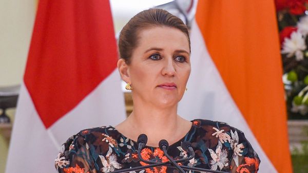 Denmark: डेनमार्क की प्रधानमंत्री से बीच सड़क पर मारपीट, मेते फ्रेडरिक्सन को हमलावर ने राजधानी में पीटा