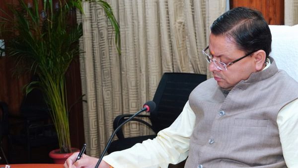 लेह में ट्रेनिंग के दौरान नदी पार करते हुए आर्मी के जवानों की मौत पर सीएम पुष्‍कर धामी ने जताया शोक