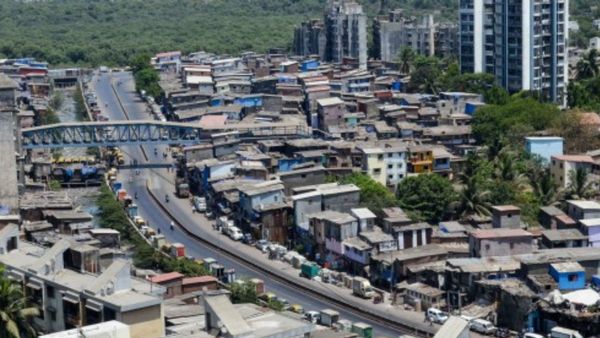 Dharavi Redevelopment Project: धारावी की झुग्गियों में रहने वालों को मिलेगा घर, दी गई 21 एकड़ अतिरिक्त जमीन