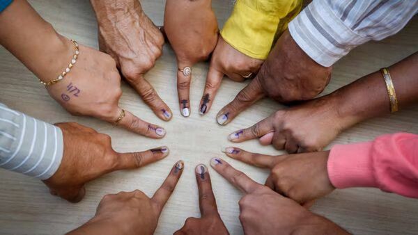 Exit Poll 2024: गुजरात में कांग्रेस को सिर्फ एक सीट, किस निर्वाचन क्षेत्र में खुलेगा खाता, जानिए