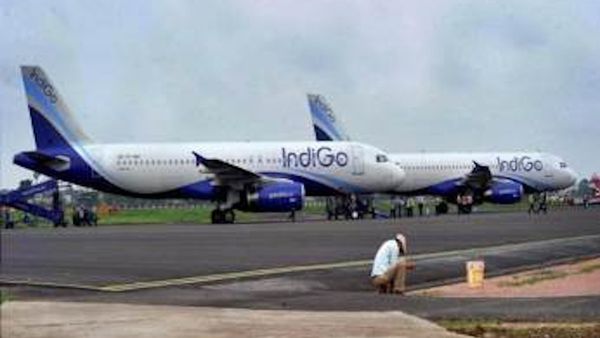 Heat Wave: दिल्ली में भीषण गर्मी प्रकोप, एयरपोर्ट पर भी 'साया', फ्लाइट्स हो रहीं लेट