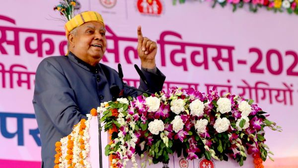 मध्य प्रदेश के डिंडोरी पहुंचे उपराष्ट्रपति जगदीप धनखड़, कहा- सिकल सेल एनीमिया के उपचार पर रिसर्च को बढ़ाया जाए