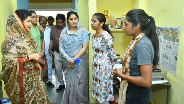 छात्रावास का मंत्री कृष्णा गौर ने किया निरीक्षण, गंदगी मिलने पर जताई नाराजगी