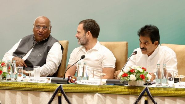 मल्लिकार्जुन खड़गे ने CWC की बैठक में राहुल गांधी पर एक्शन लेने की दी धमकी! जानें क्या था पूरा माजरा?