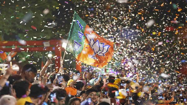 Lok Sabha Election 2024: बहुमत के जादुई आंकड़े से BJP दूर क्यों? YSRCP, बीजद, AIMIM की सीटों ने बिगाड़ा खेल!