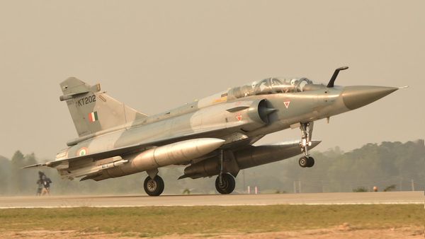 Mirage-2000: कतर से 12 सेकेंड हैंड मिराज फाइटर जेट क्यों खरीद रहा भारत? Explained