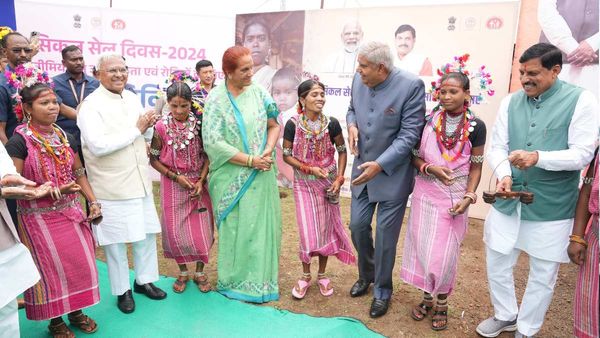 बच्चियों के साथ उपराष्ट्रपति किया पारंपरिक नृत्य, सीएम मोहन यादव ने जारी किया वीडियो