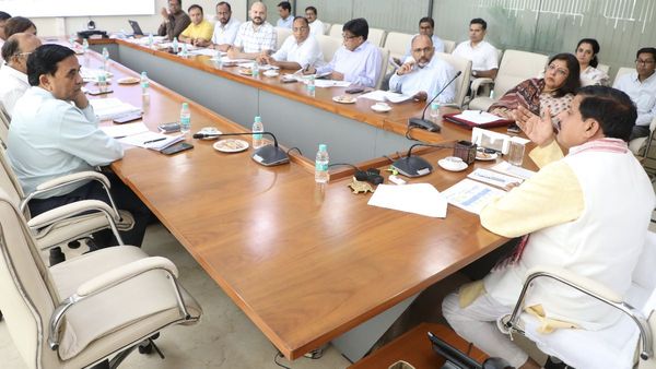 राजस्व प्राप्तियों की CM मोहन यादव ने की समीक्षा, कहा- लकड़ी उद्योगों को दिया जाना चाहिए बढ़ावा