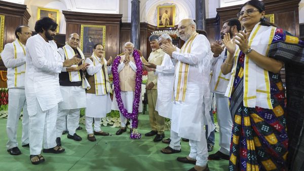 Lok Sabha Chunav: सिर्फ 6 लाख वोटरों के चलते BJP को नहीं मिला बहुमत, नतीजों से जुड़े चौंकाने वाले फैक्ट