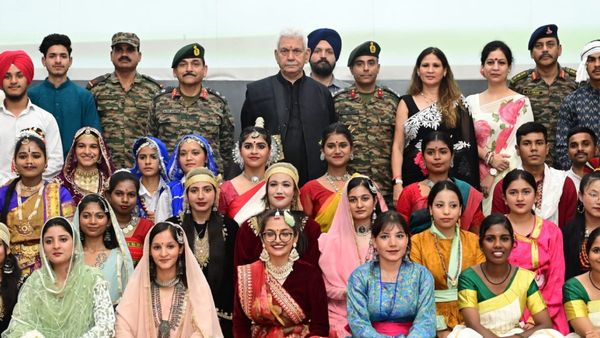 Srinagar News: 'NCC ने हमेशा पूर्ण समर्पण के साथ समाज की सेवा की', राष्ट्रीय एकता शिविर में LG स‍िन्‍हा